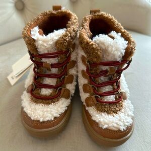 BANANA REPUBLIC BABY BOOTIES 18-24 M